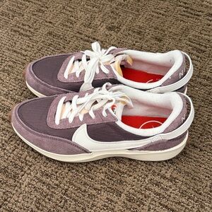 Nike Women's Waffle Debut Retro Sneakers